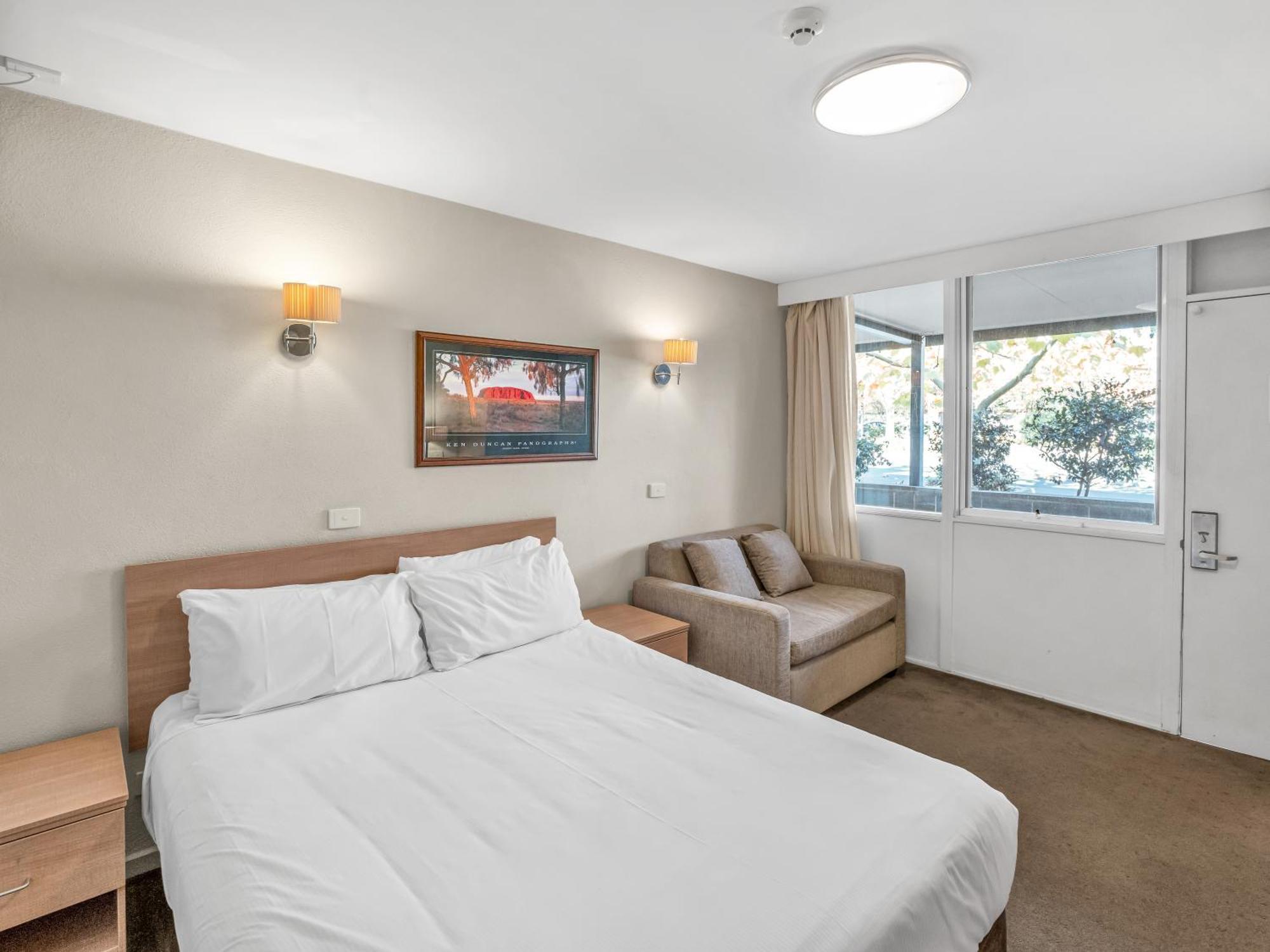 Tall Trees Ainslie Hotel 4*