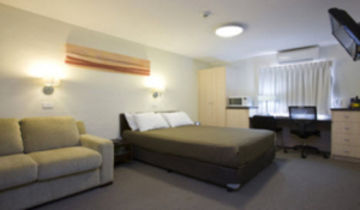 Tall Trees Ainslie Hotel