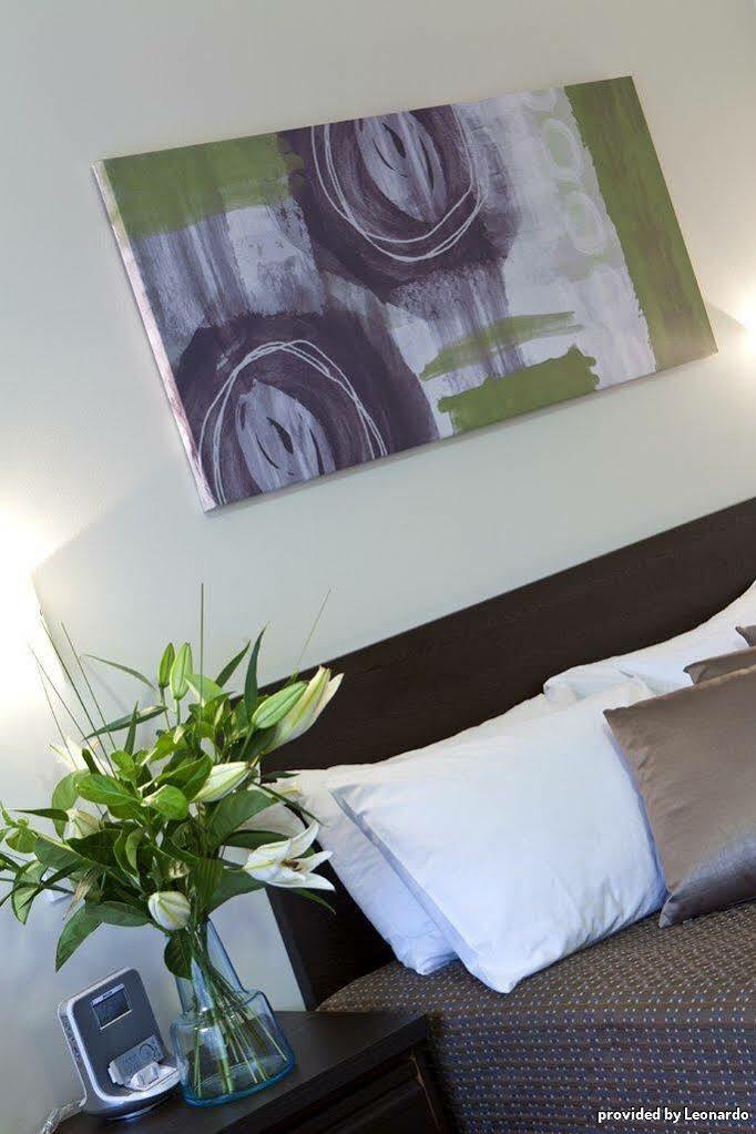 Tall Trees Ainslie Hotel 4*